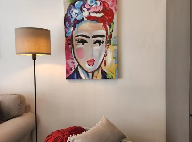 アパート Lazuli Frida Two Bedroom ラルナカ