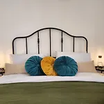 アパート Lazuli Frida Two Bedroom ラルナカ