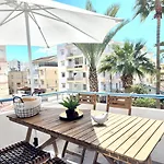 アパート Lazuli Frida Two Bedroom